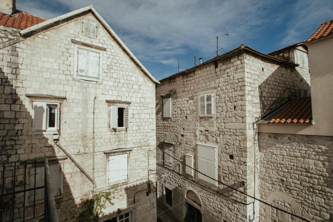 Franka Hotel Trogir Buitenkant foto