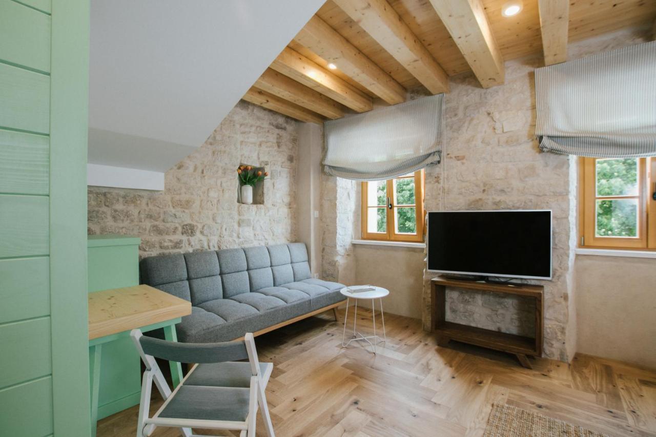 Franka Hotel Trogir Buitenkant foto