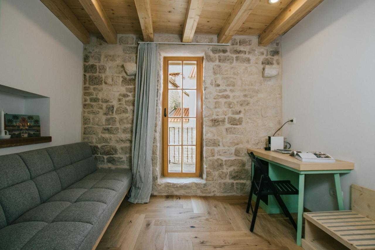 Franka Hotel Trogir Buitenkant foto