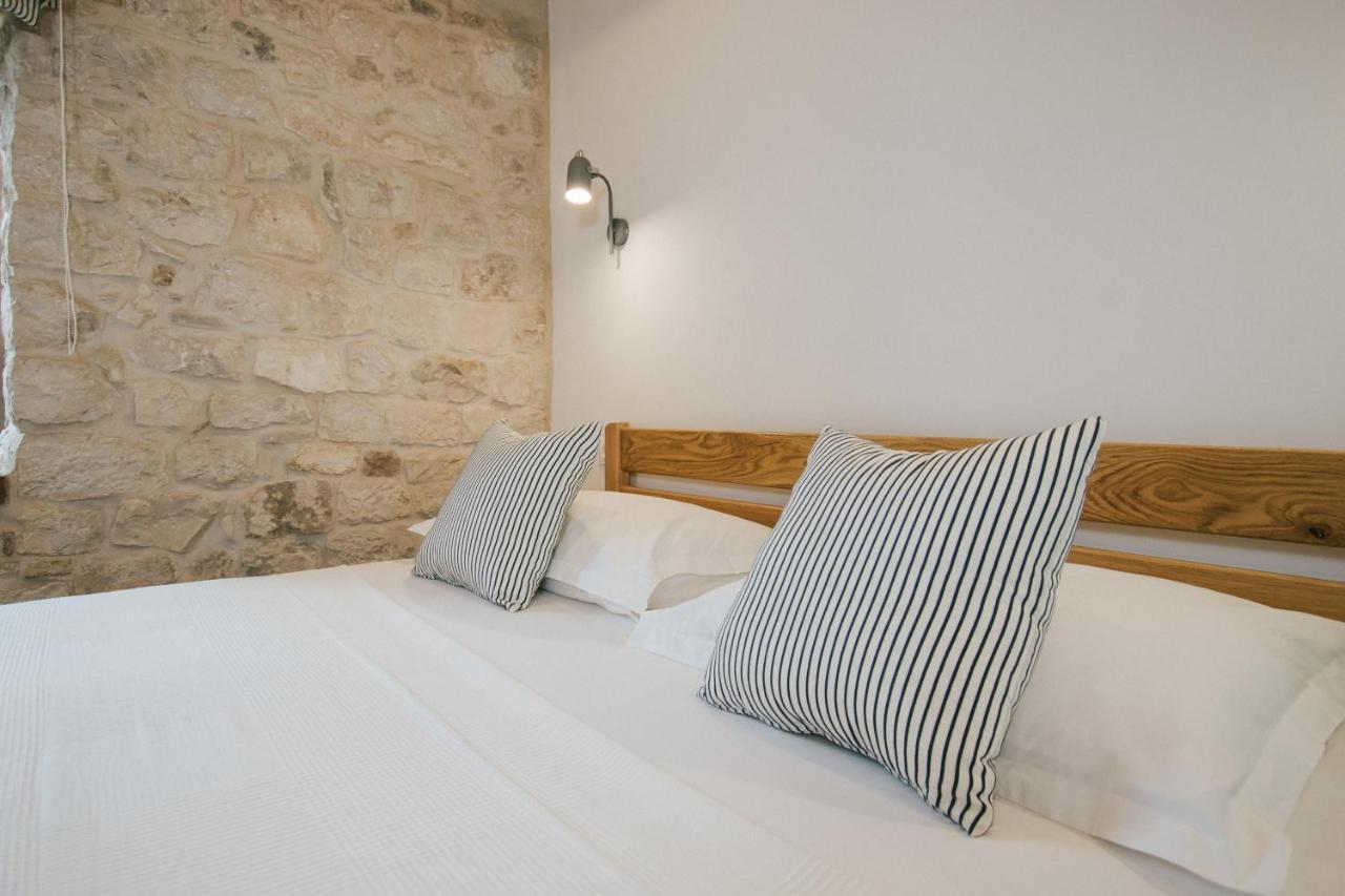 Franka Hotel Trogir Buitenkant foto