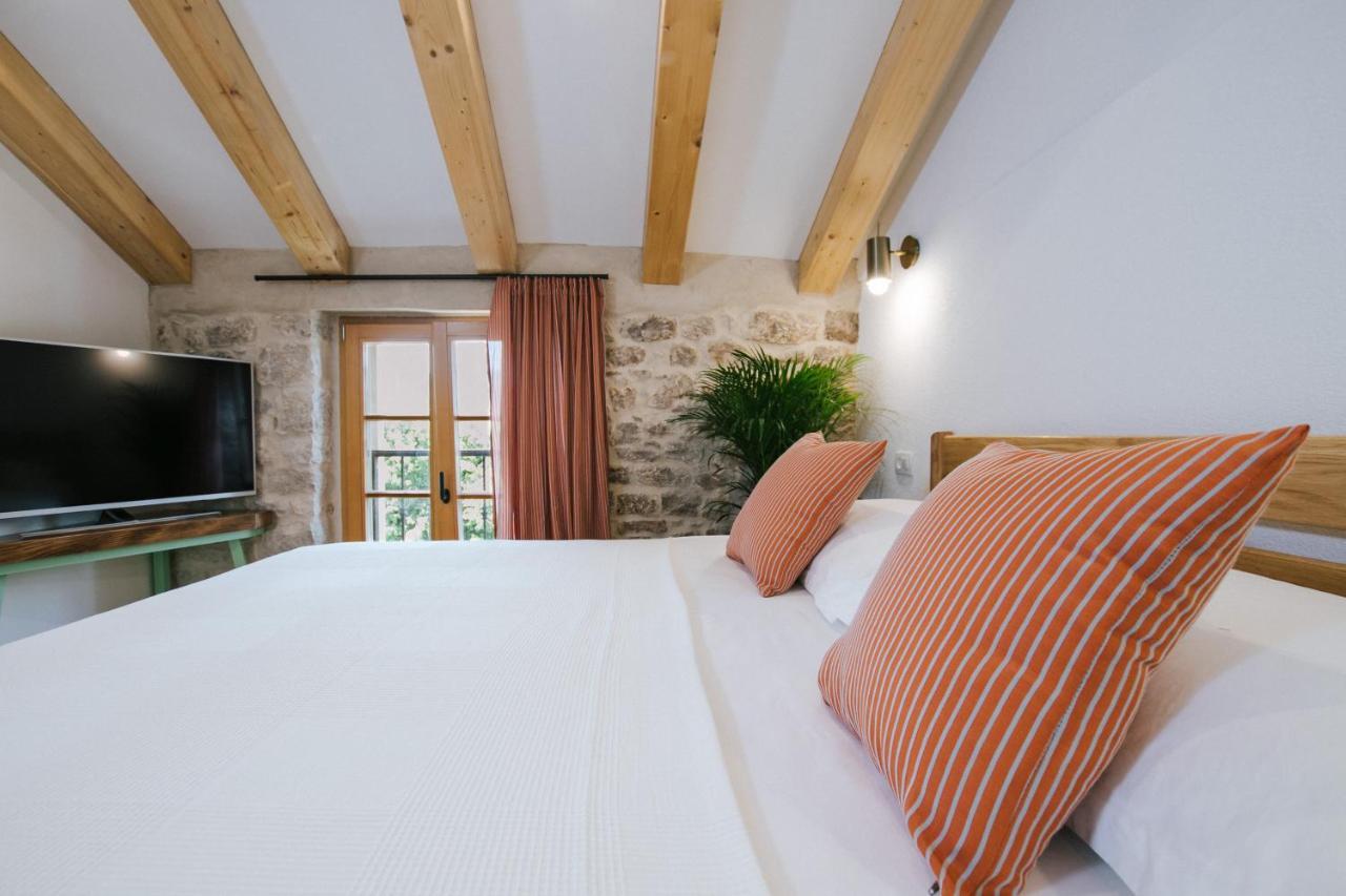 Franka Hotel Trogir Buitenkant foto