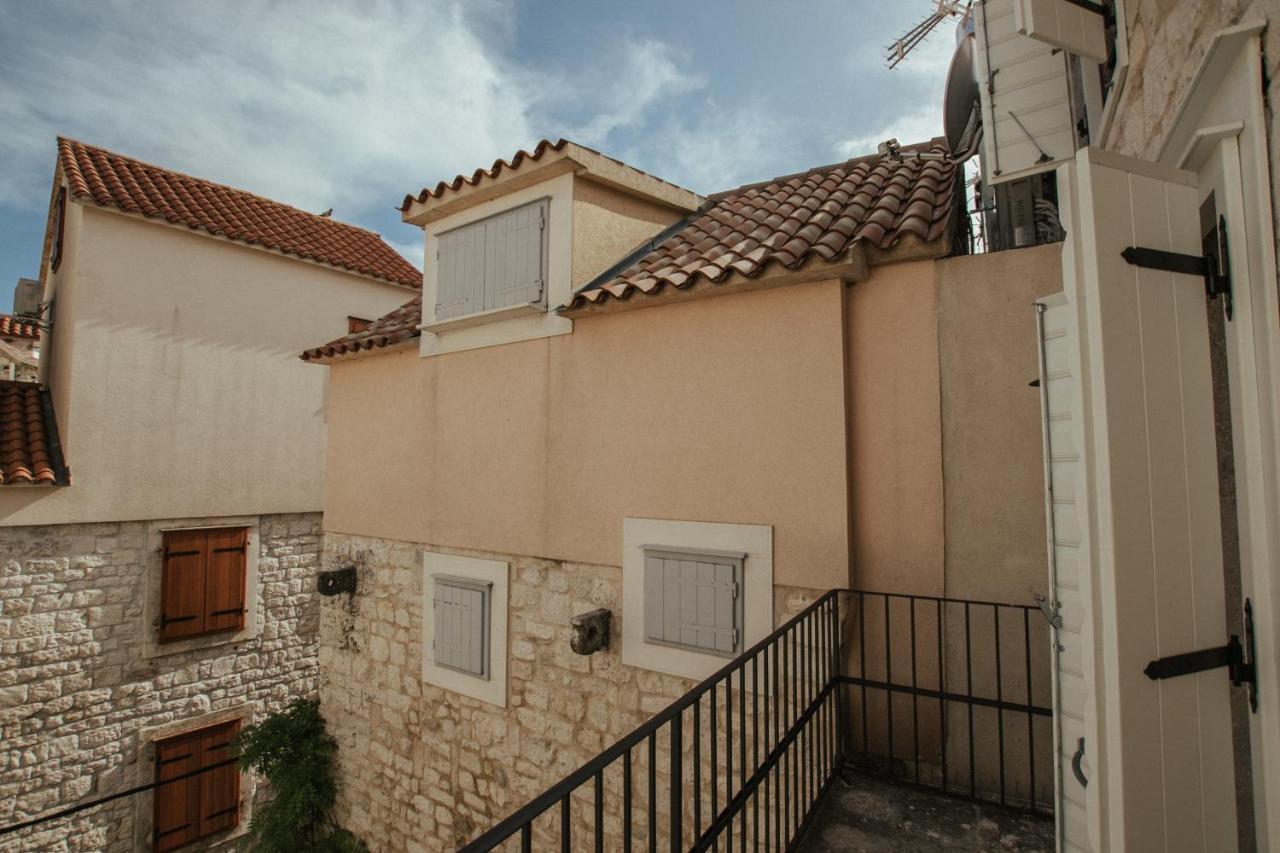 Franka Hotel Trogir Buitenkant foto