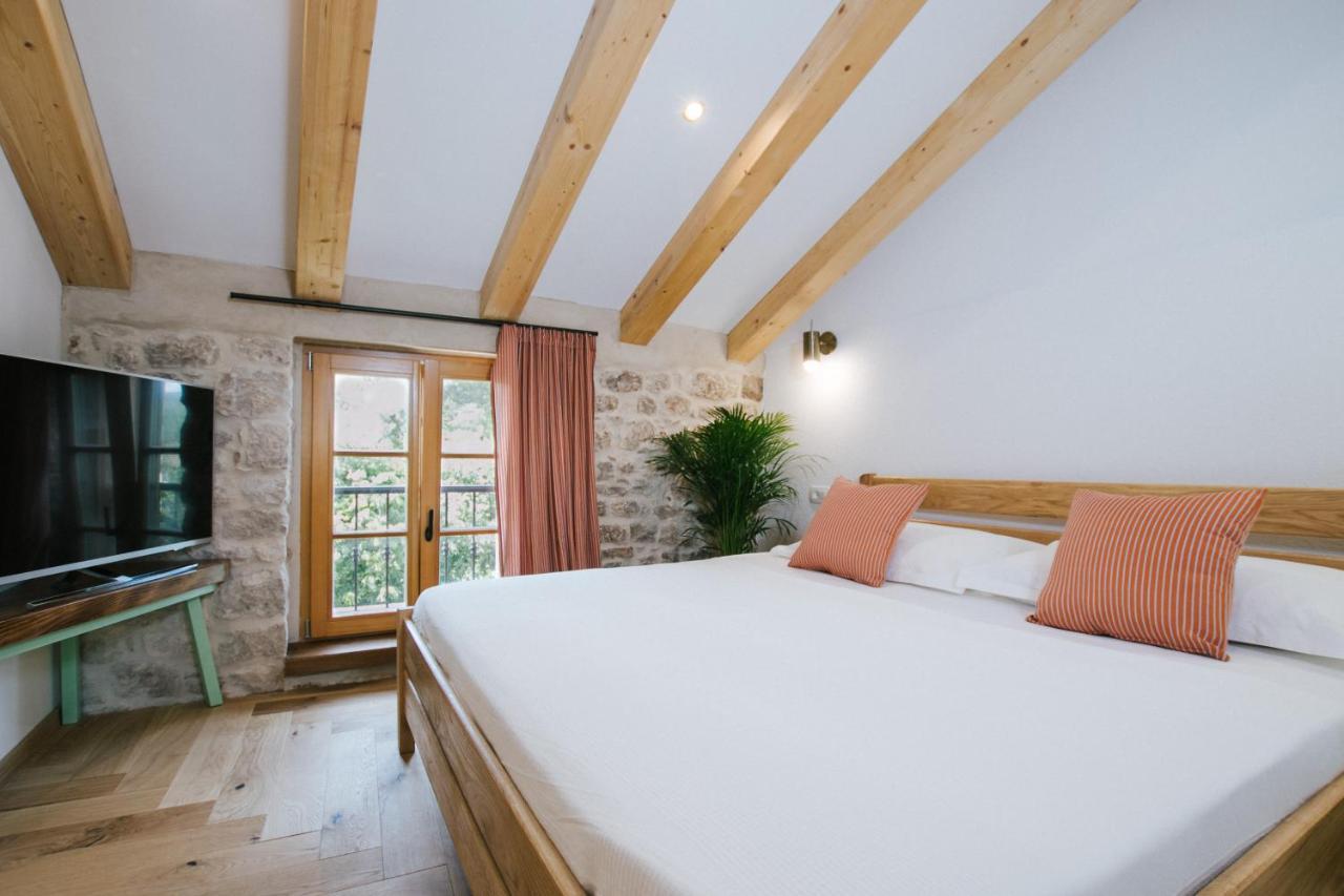 Franka Hotel Trogir Buitenkant foto