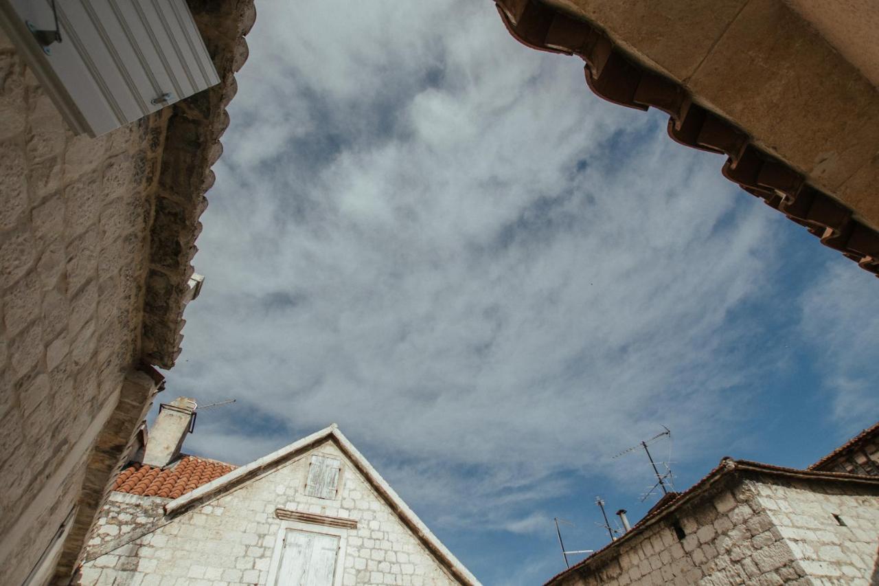 Franka Hotel Trogir Buitenkant foto