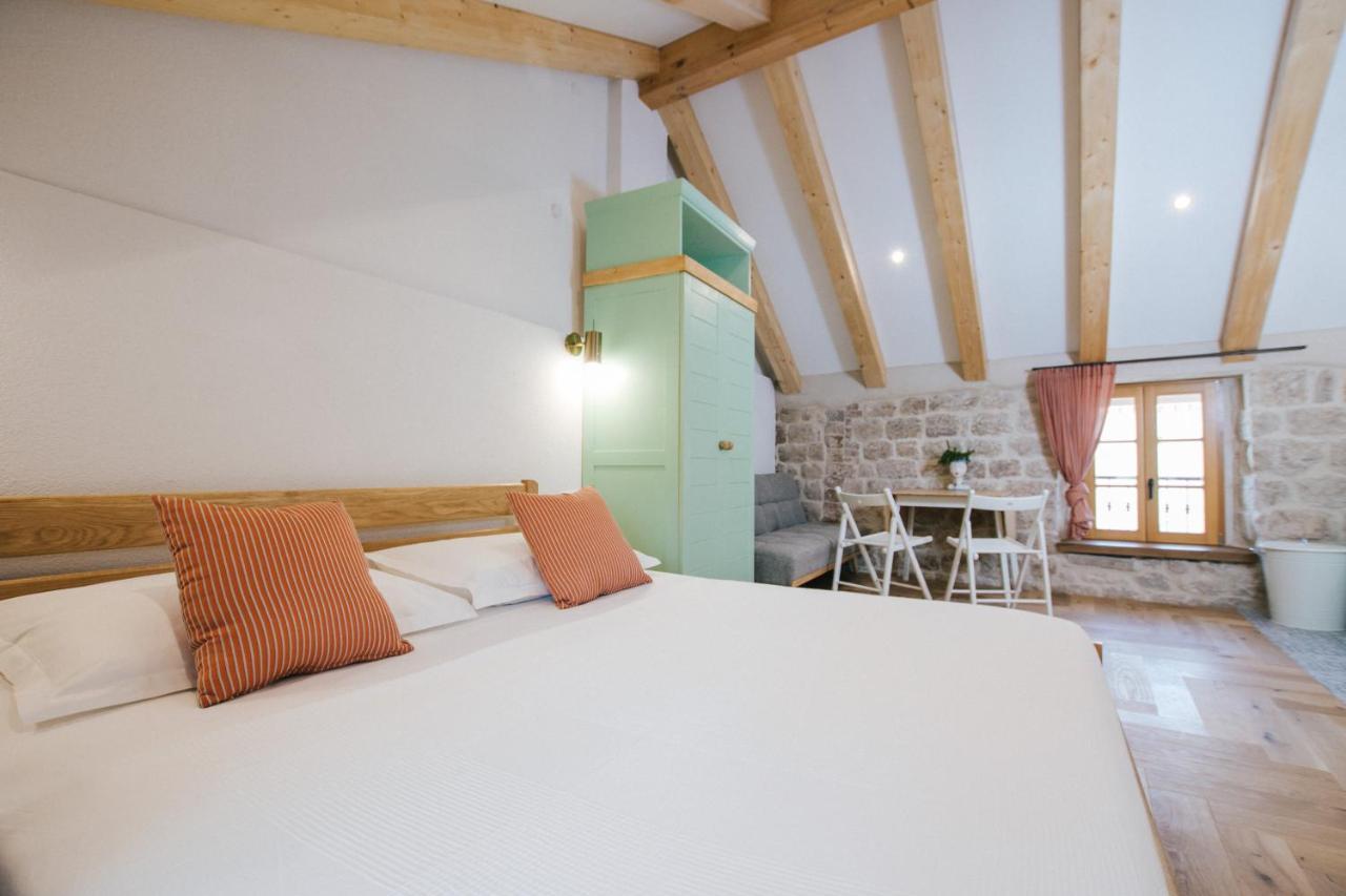 Franka Hotel Trogir Buitenkant foto