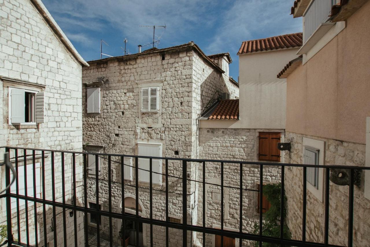 Franka Hotel Trogir Buitenkant foto