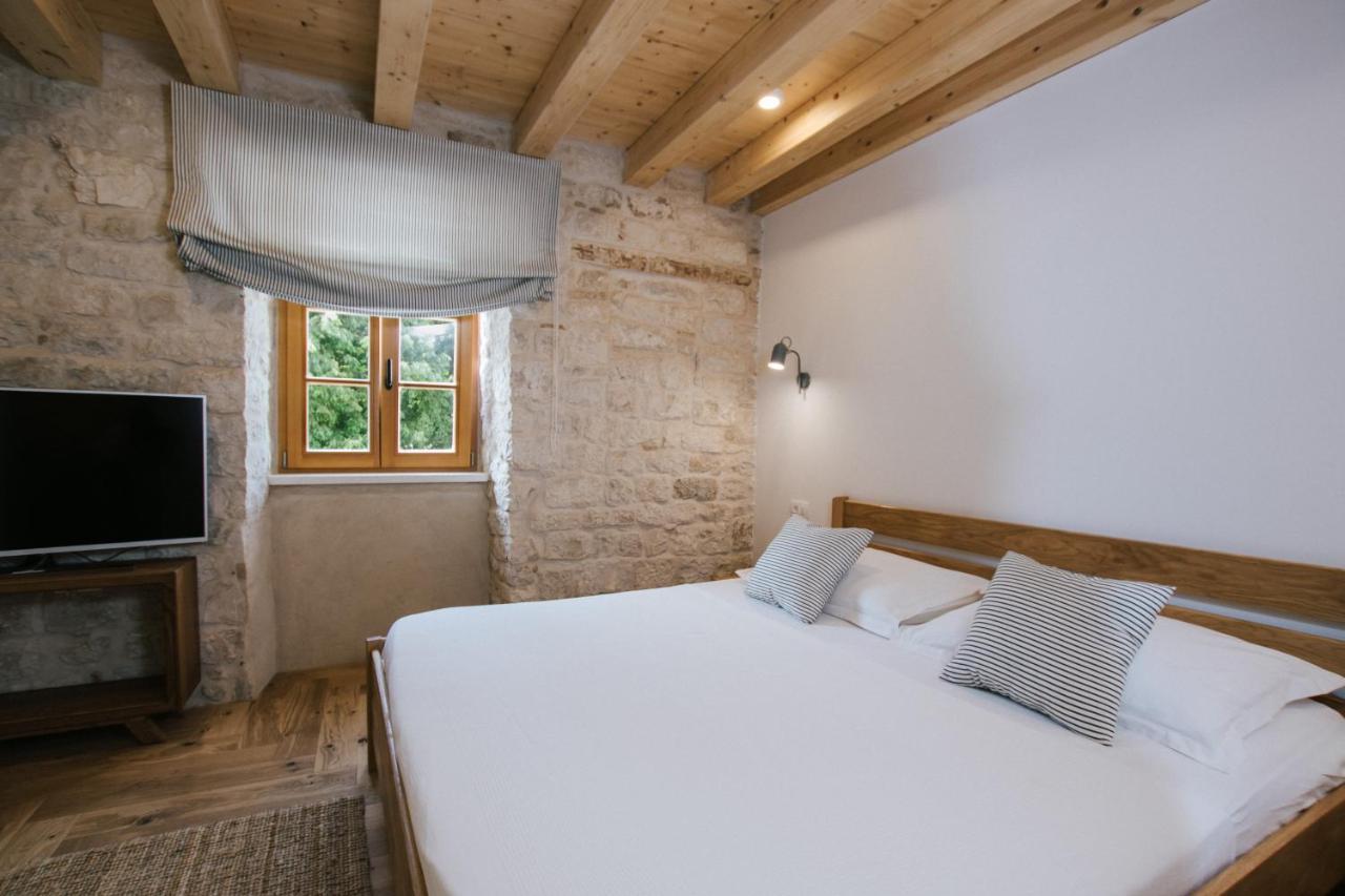 Franka Hotel Trogir Buitenkant foto