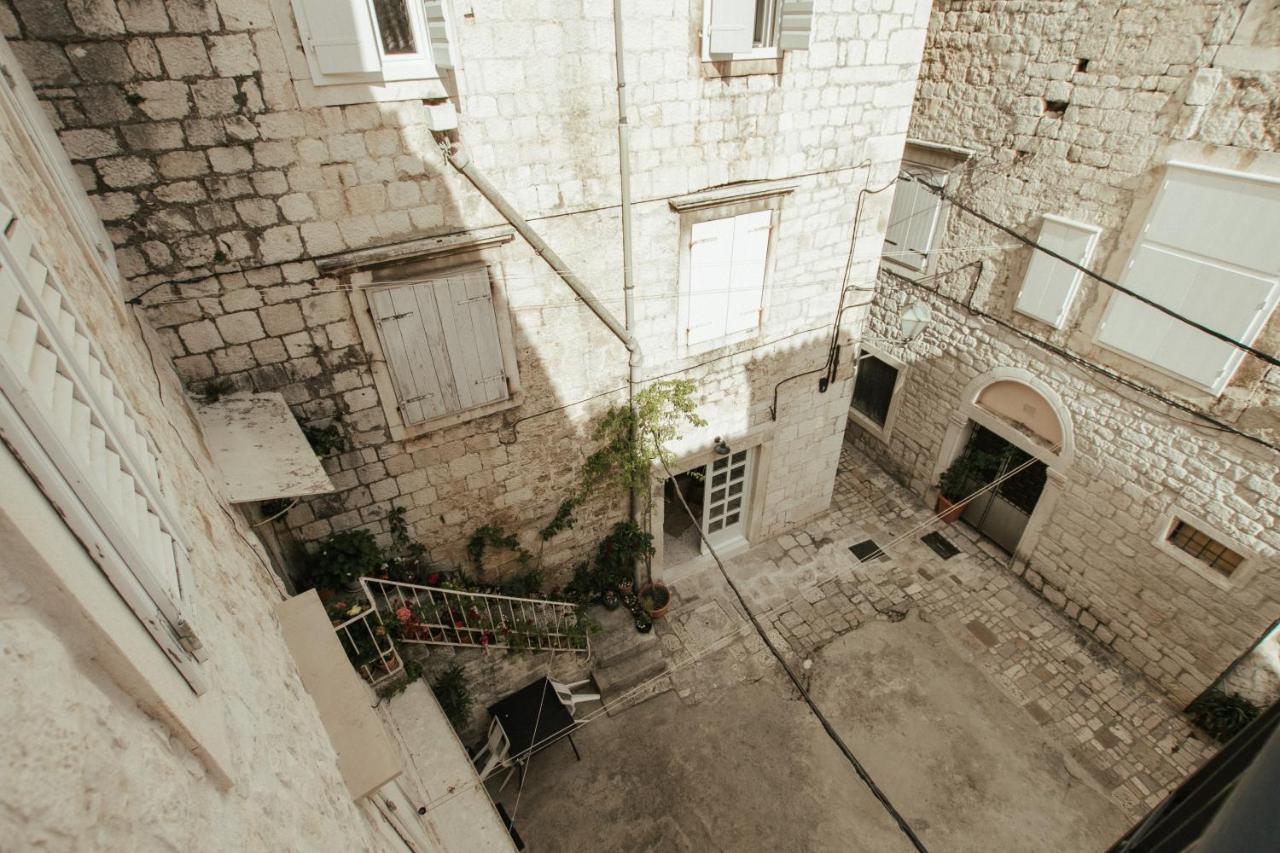 Franka Hotel Trogir Buitenkant foto