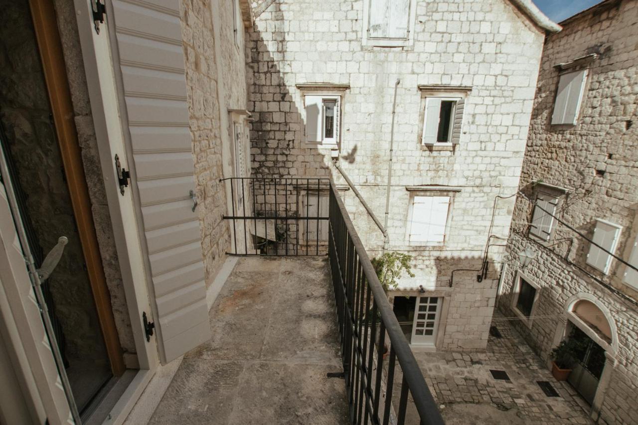 Franka Hotel Trogir Buitenkant foto