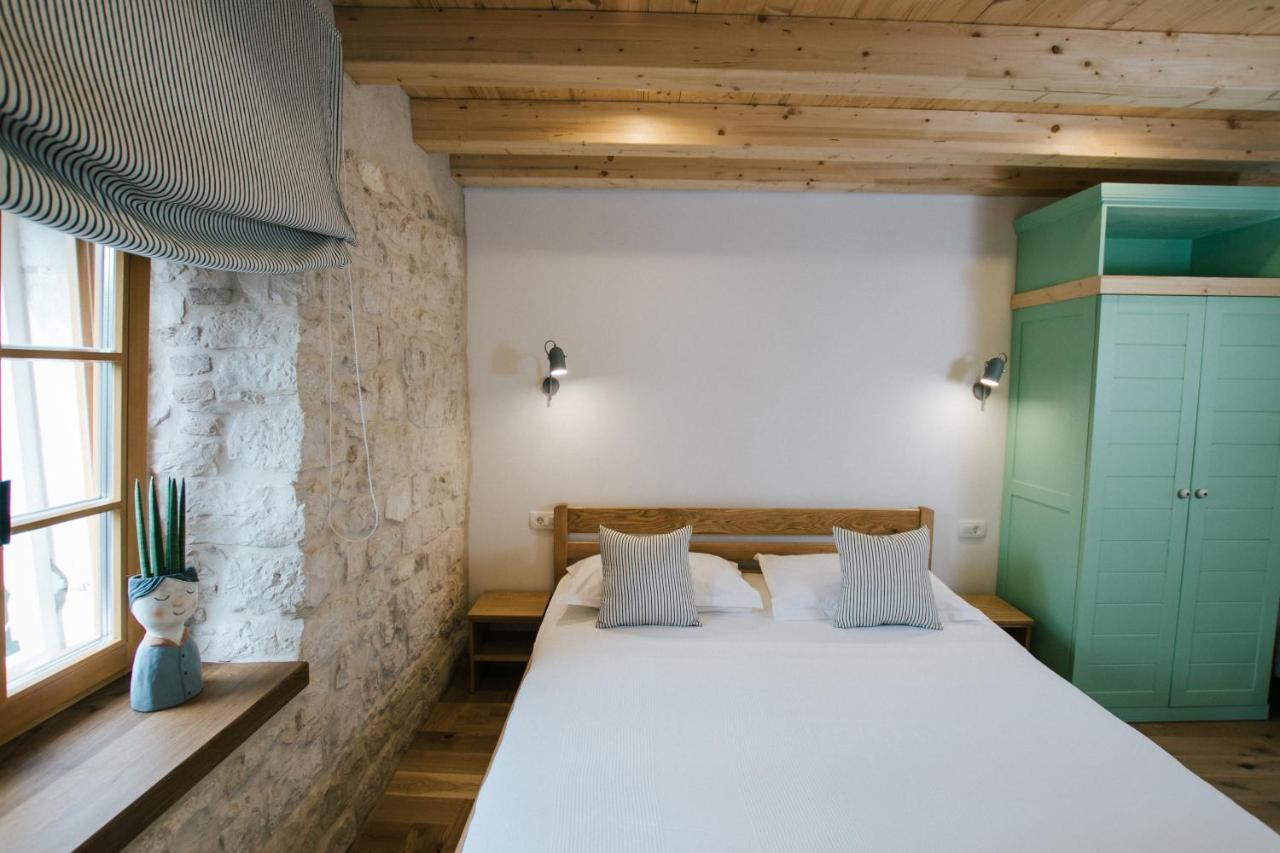 Franka Hotel Trogir Buitenkant foto