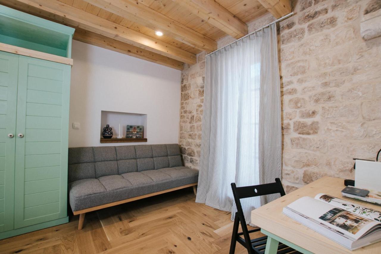 Franka Hotel Trogir Buitenkant foto