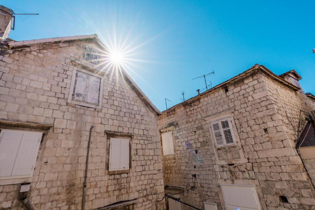 Franka Hotel Trogir Buitenkant foto
