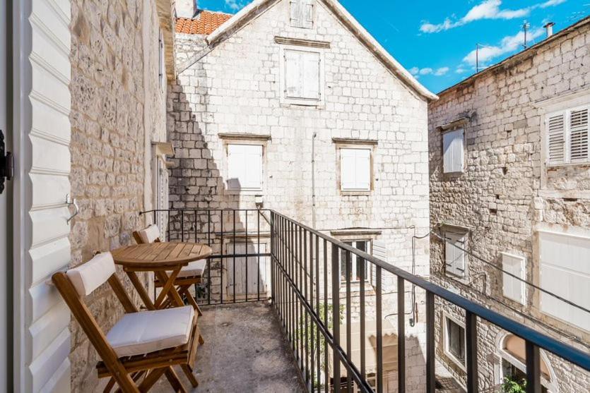 Franka Hotel Trogir Buitenkant foto
